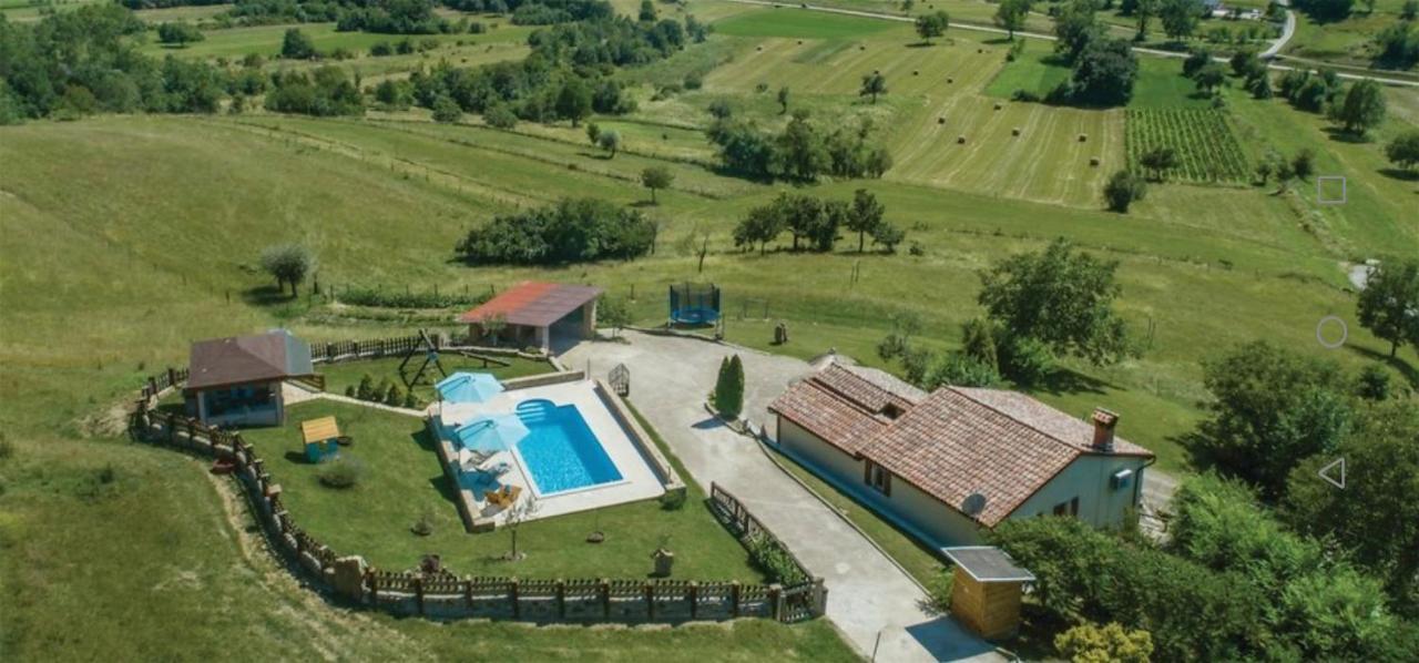 Holiday House Dol Cerovlje エクステリア 写真