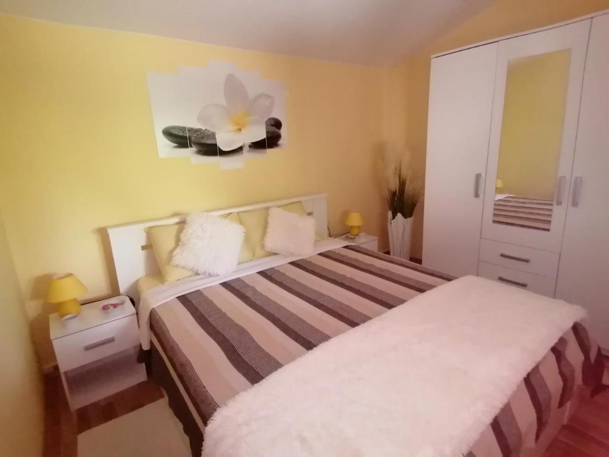Holiday House Dol Cerovlje エクステリア 写真
