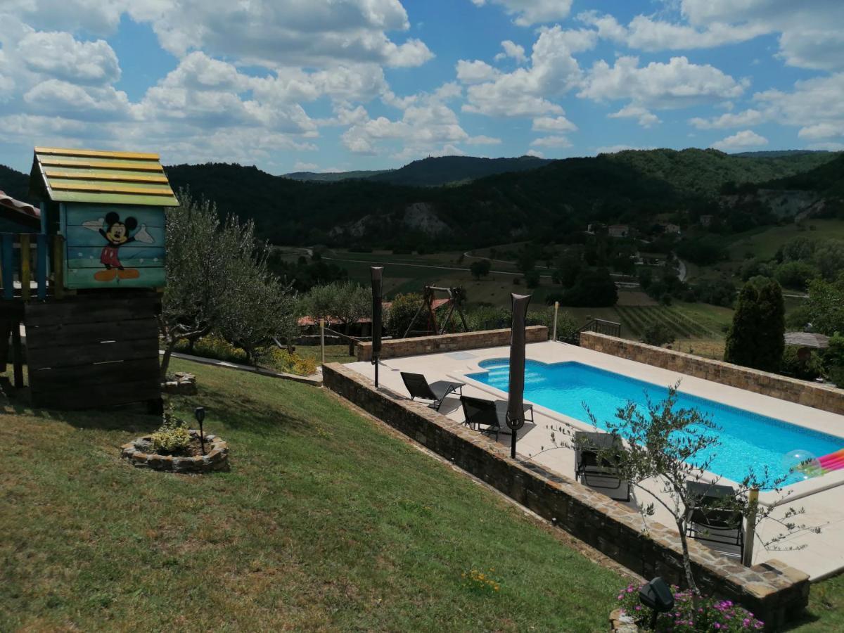 Holiday House Dol Cerovlje エクステリア 写真