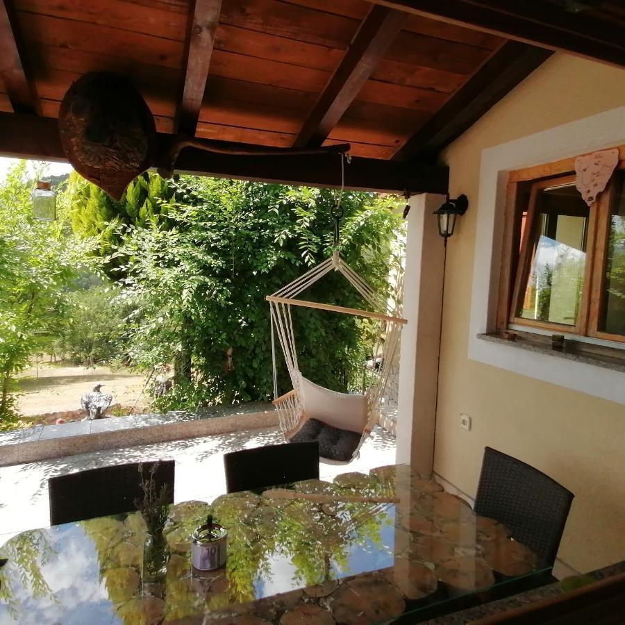 Holiday House Dol Cerovlje エクステリア 写真